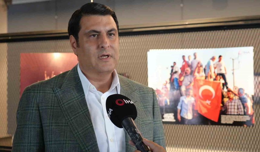 İHA'nın 15 Temmuz sergisini gezen Başkan Yılmaz: 'O gün İHA da en az Türk milleti gibi cesurca hareket etti'