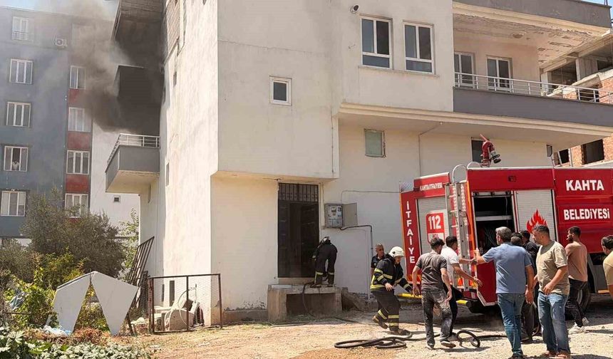 İşçilerin kaldığı evde yangın: 2 kişi dumandan etkilendi