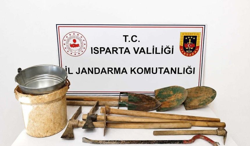 Isparta'da jandarmadan kaçak kazı operasyonu