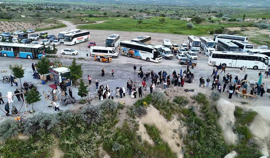 Kapadokya'da sıcak hava balonları olumsuz hava şartları nedeniyle havalanamadı