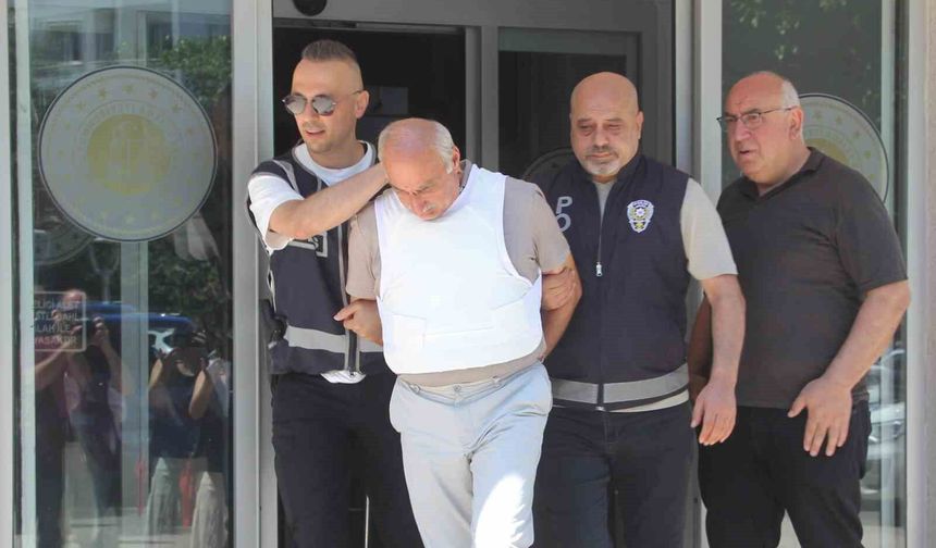 Kardeş katliamında zanlı tutuklandı: Çelik yelekle cezaevine götürüldü