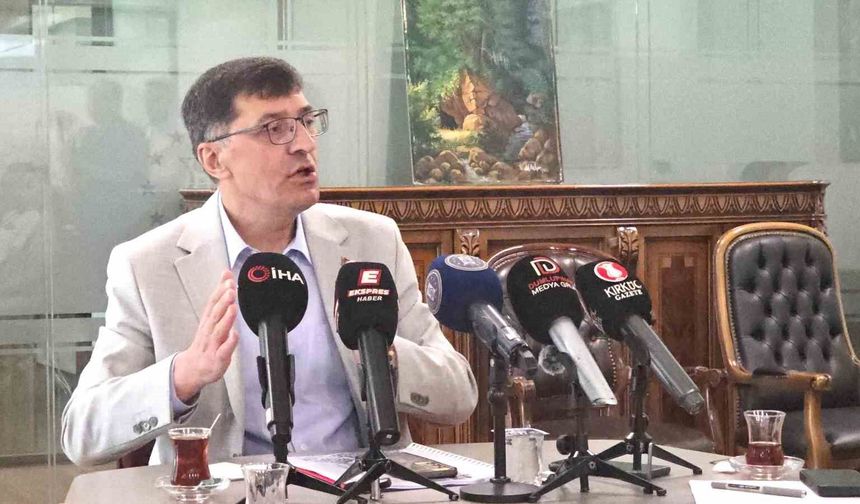 Kütahya Belediye Başkanı Kahveci: 'Alnımız açık, başımız dik, görevimizin başındayız'