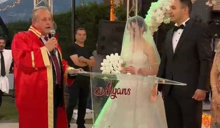 Manisa'da düğüne damga vuran nikah mizanseni