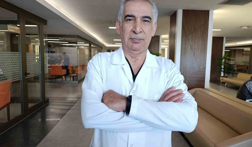 Op. Dr. Atlı: 'Ebola, iç ve dış organlarda kanamalarla seyreden bir hastalık'