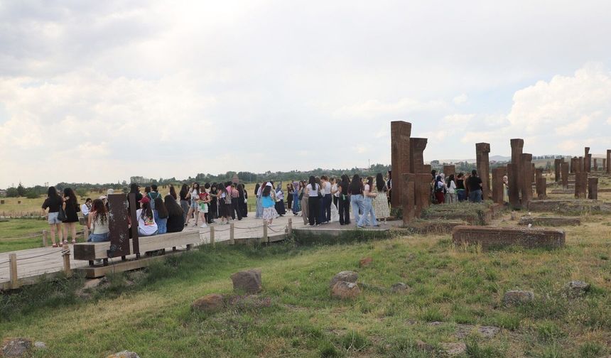 Selçuklu Meydan Mezarlığı'nda yaz yoğunluğu başladı