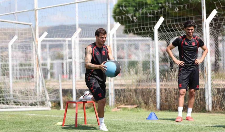 Sivasspor, çift idmanla yeni sezona hazırlanıyor