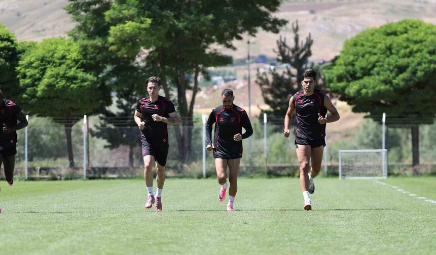 Sivasspor günü çift idmanla tamamladı