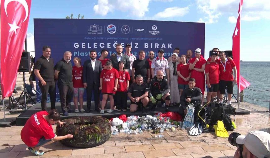 Üsküdar'da dalgıçlar ve özel sporcular deniz temizliği için buluştu