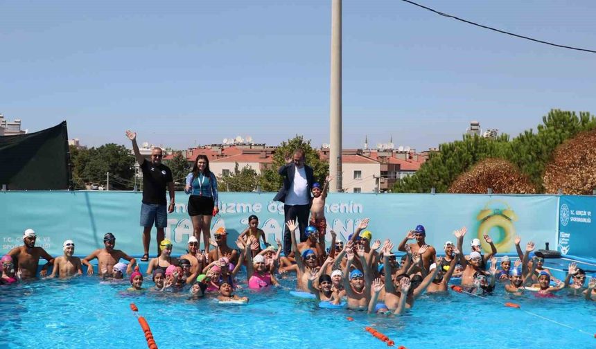 AK Parti İzmir Milletvekili Kasapoğlu: '7'den 77'ye herkesi sporla buluşturmaya kararlıyız'