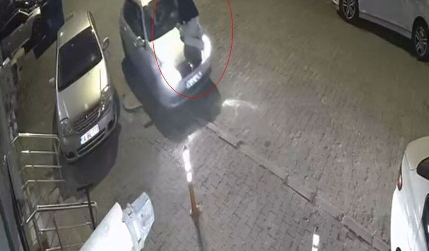 Bolu'da otomobilin kaputunda yolculuk kamerada