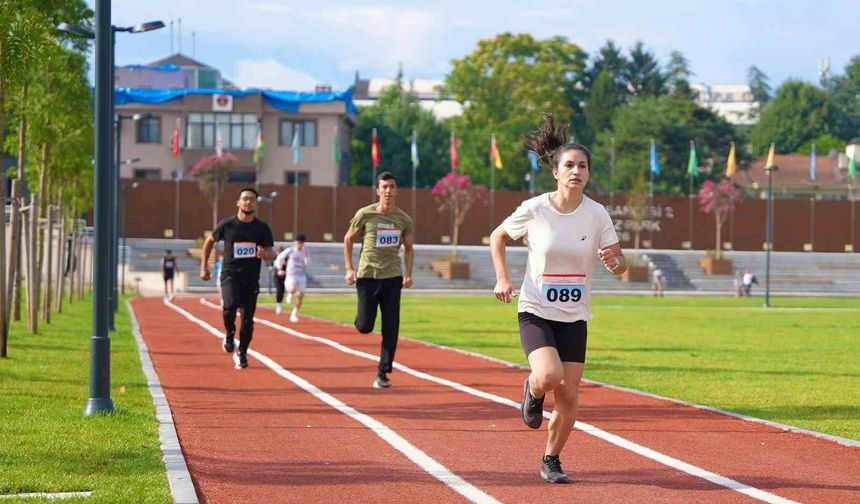 Düzce'de 2 kilometrelik parkurda 'Zafer' için koştular