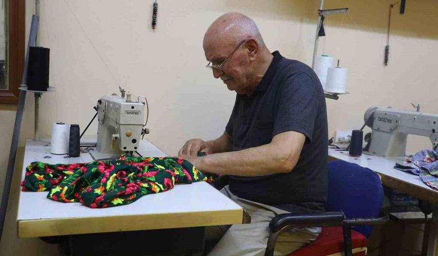 Hazır giyim, terziliği değiştirdi: 65 yıllık terzi iğne ve makasını hiç bırakmadı