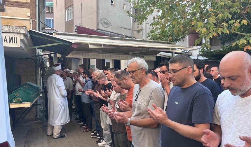İznik Gölü'ne düşen genç hayatını kaybetti, gözyaşlarıyla toprağa verildi