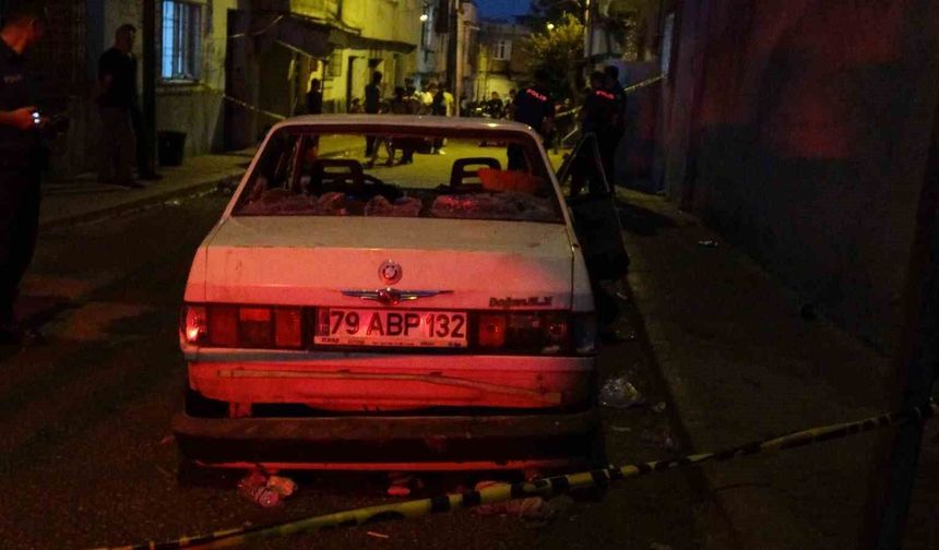 Kilis'te husumetli ailelerin kavgasında otomobil dehşeti: 2 yaralı