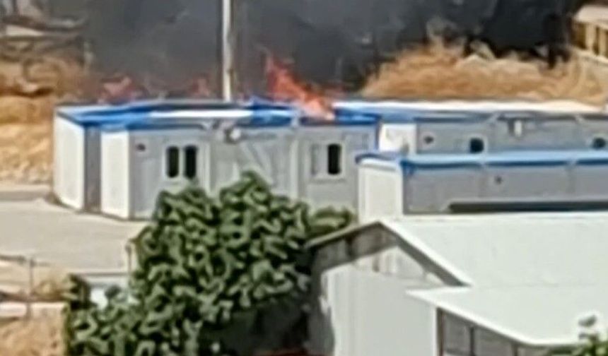Kopan elektrik tellerinden çıkan kıvılcım yangına neden oldu