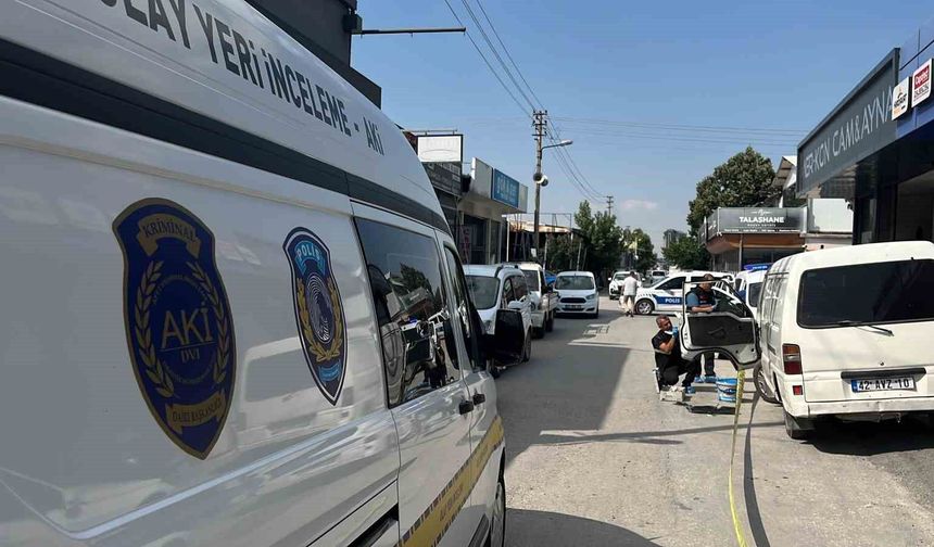 Lüks otomobille kar maskeli milyonluk soygun