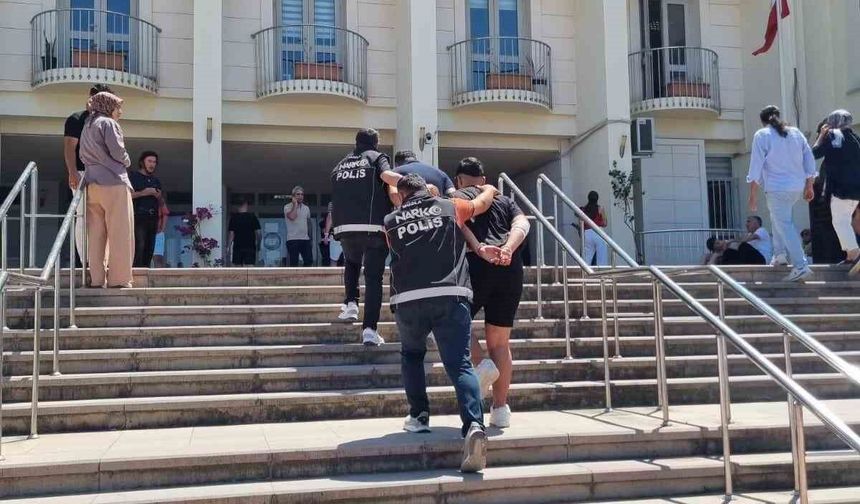 Uyuşturucu şüphelileri dronla yakalandı