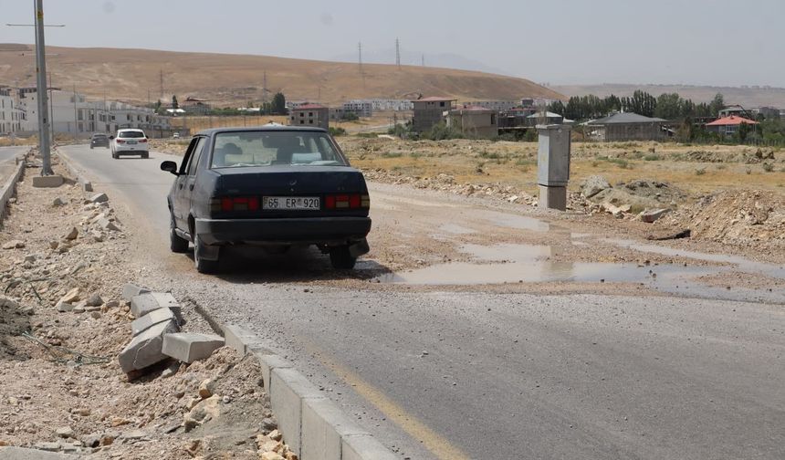 Van Büyükşehir Belediyesinin alternatif yolu 7 ayda deforme oldu