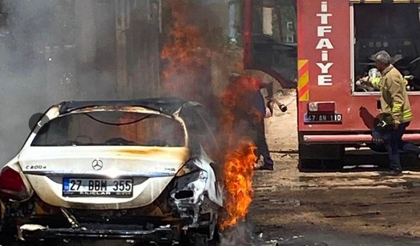 Mardin’de Park Halindeki Otomobil Alevlere Teslim Oldu