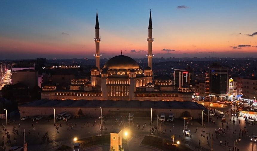 Mevlid Kandili dualarla idrak edildi