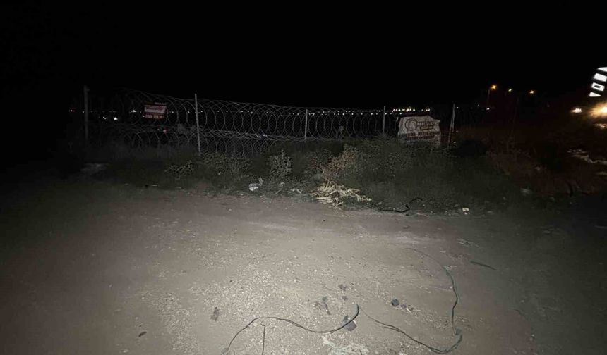 Adana'da yol kenarında erkek cesedi bulundu