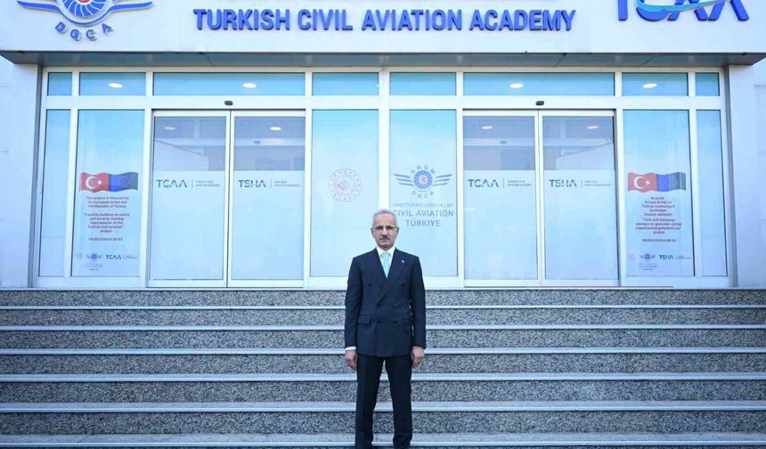 Bakan Uraloğlu: '2030 yılı hedefimiz sürdürülebilir havacılık yakıtı ile karbondioksit emisyonunu yüzde 5 oranında azaltmaktır'