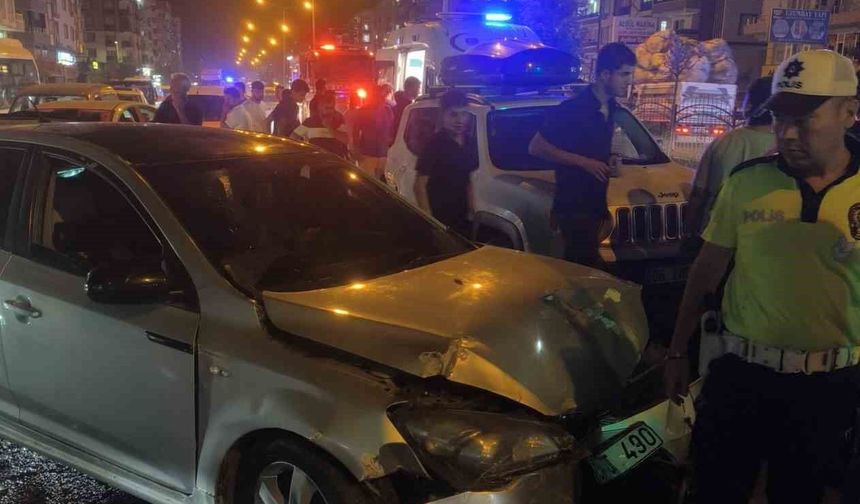 Batman'da iki araç çarpıştı: 4 yaralı