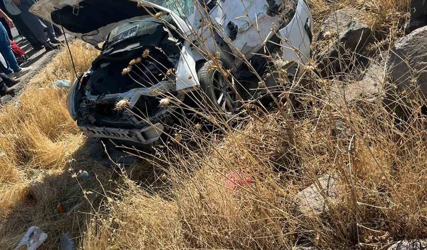 Diyarbakır'da tır ile otomobil çarpıştı: 7 yaralı