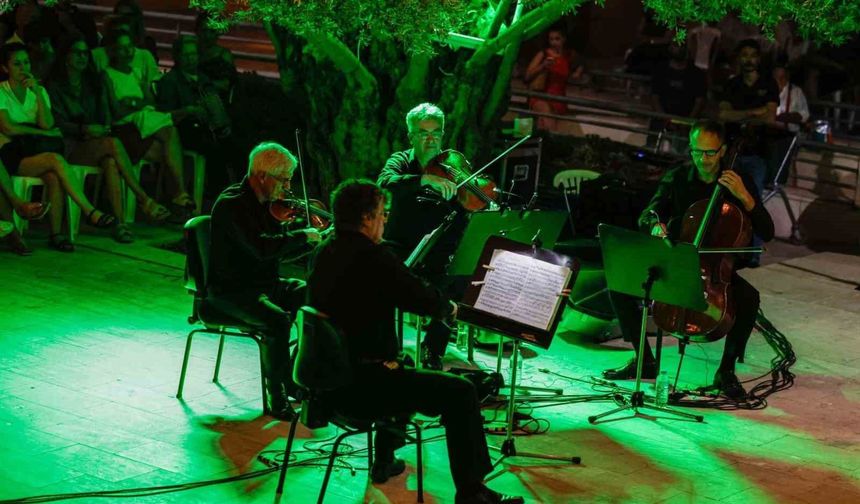 Dünyaca ünlü Macar gruptan unutulmaz gece