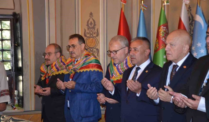 Ertuğrul Gazi'yi Anma ve Yörük Şenlikleri'nin son günü türbe ziyareti ile başladı