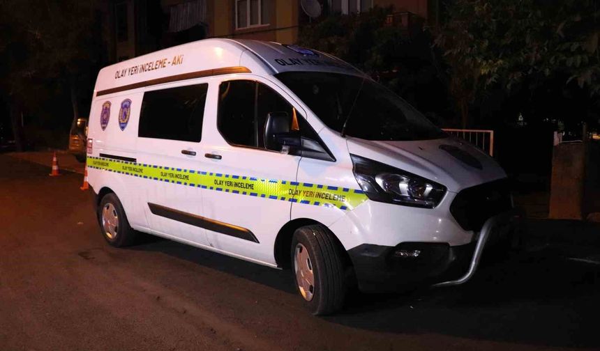 Ev arkadaşları arasında çıkan tartışmada kan aktı