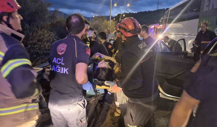 İstanbul-İzmir Otoyolu'nda zincirleme kaza: 11 yaralı