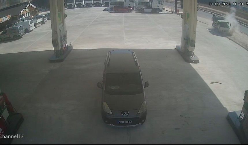 Kamyonet tadilatta olan benzinliğe uçtu