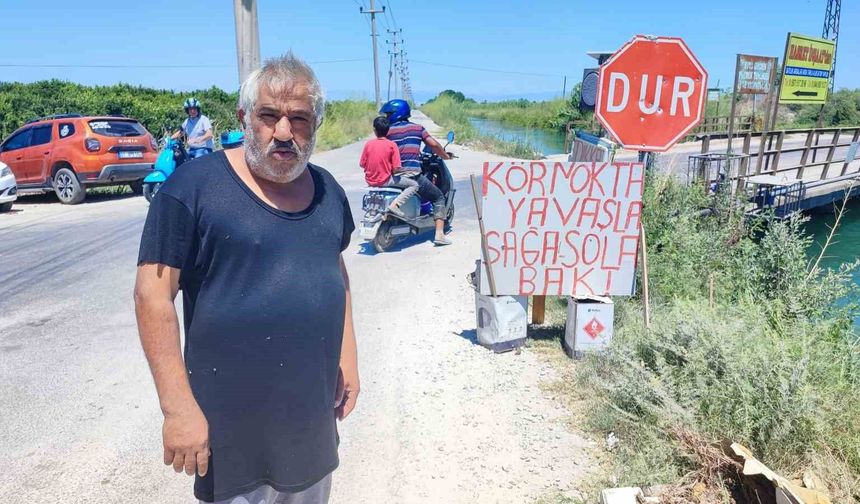 Kazaların adresinde vatandaşın ilginç çözümü: Kendi imkanlarıyla uyarı levhası yaptı