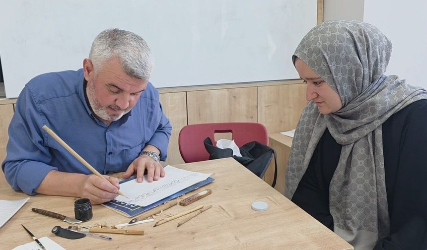 Kütahya'da 'Hüsn-i Hat Kursu'na ilgi