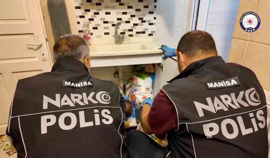 Manisa'da zehir tacirlerine operasyon: 20 kişi tutuklandı