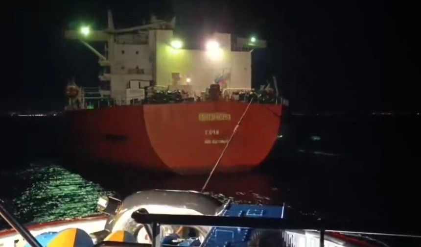 Marmara Adası açıklarında tanker makine arızası yaptı