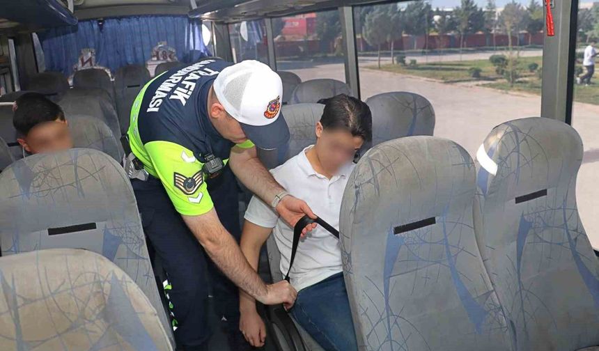 Okullar açıldı, trafik jandarmaları denetime başladı