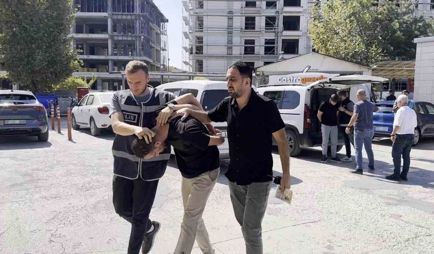 Polis kılığında yaşlı kadını dolandıran 2 şüpheli tutuklandı