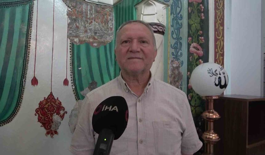Tarihi camide sıvalar aktı 550 yıllık tarih ortaya çıktı