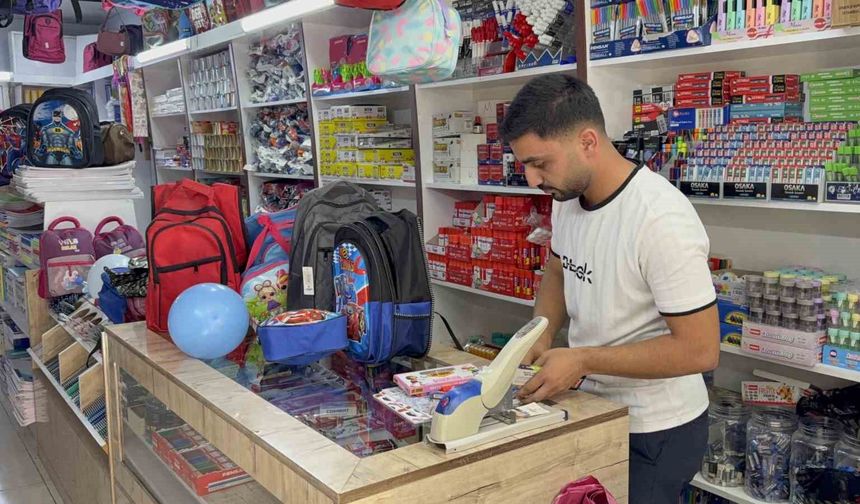 Tatvan'da eğitime anlamlı destek: 'Askıda Kırtasiye' ile çocukların yüzü gülüyor