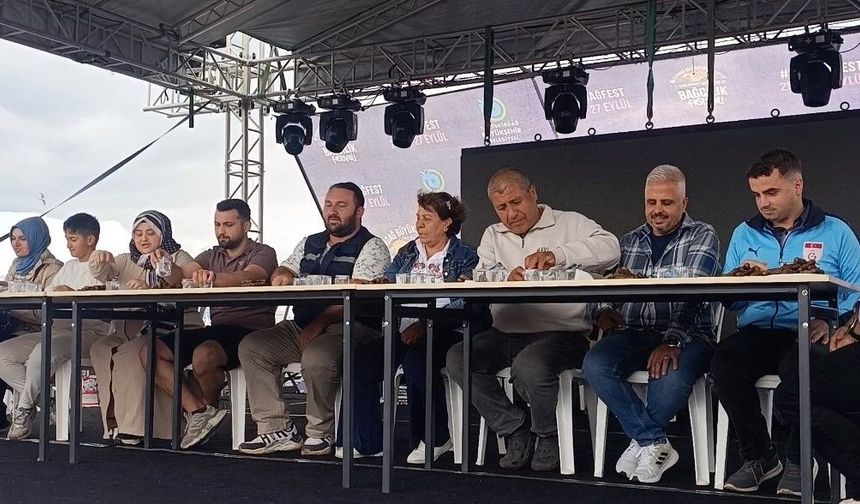 Tekirdağ'da köfteyi en hızlı yiyen altını kaptı