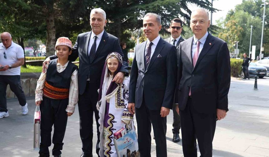 Ticaret Bakanı Prof. Dr. Ömer Bolat: 'Türkiye zorlu şartlara rağmen ekonomisini büyütmeye devam ediyor'