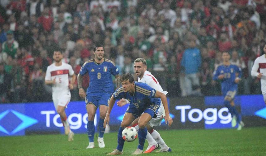 UEFA Uluslar Ligi: Türkiye: 0 - İtalya: 3 (İlk yarı)