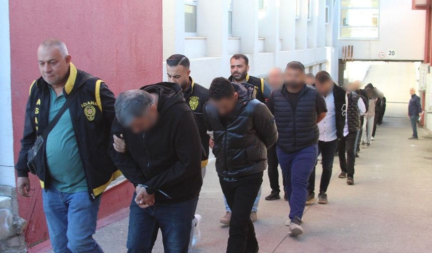 17 sigorta şirketini 76 kurgulanmış kazayla dolandırdılar: 79 şüpheli adliyeye sevk edildi