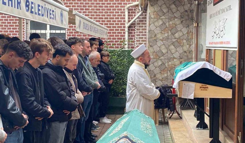 18 yaşındaki genç gözyaşları arasında toprağa verildi