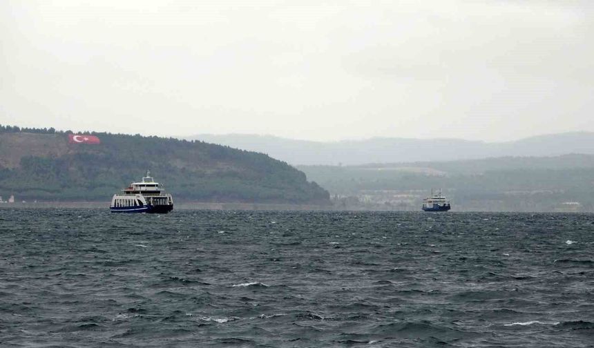 Bozcaada'ya bazı feribot seferleri iptal edildi