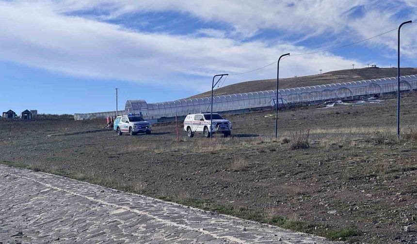 Erciyes Dağı'nda yürüyüş yaparken düşüp yaralanan turistler için ekipler seferber oldu