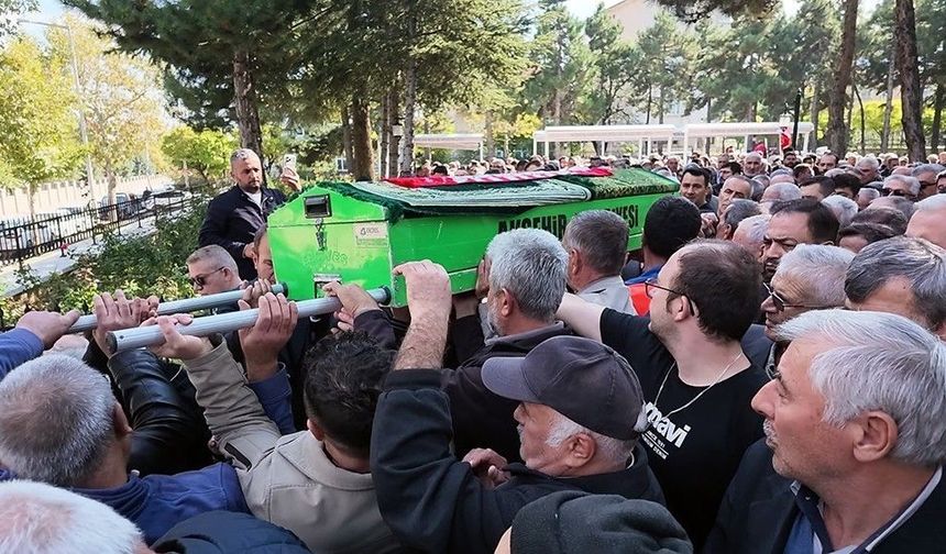Kıraathanedeki tüfekli saldırıda ölen şahıs son yolculuğuna uğurlandı