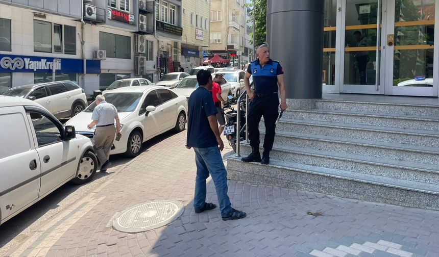 Kurumlardan 'Çocuğum hasta' diyerek para toplayan şahsın eşinin üzerine kayıtlı 2 araç çıktı